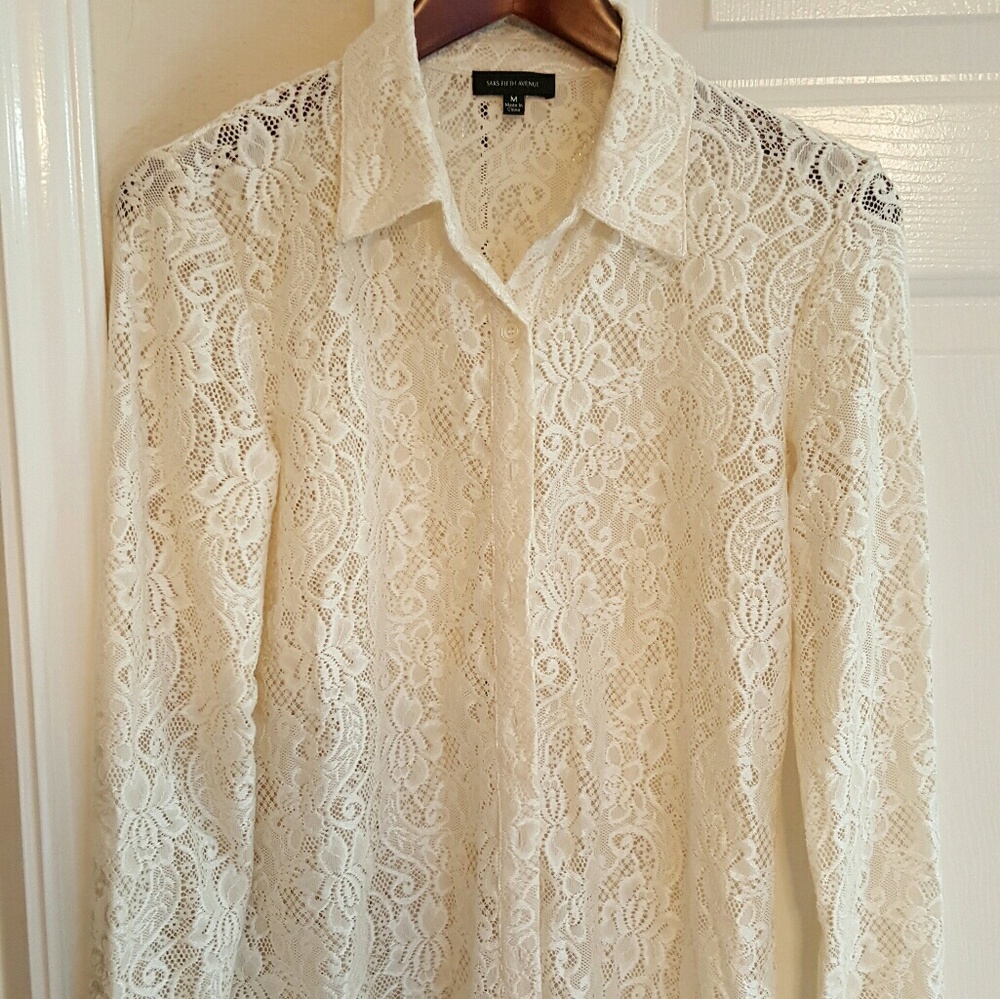 Saks fifth Avenue shirt Size M
